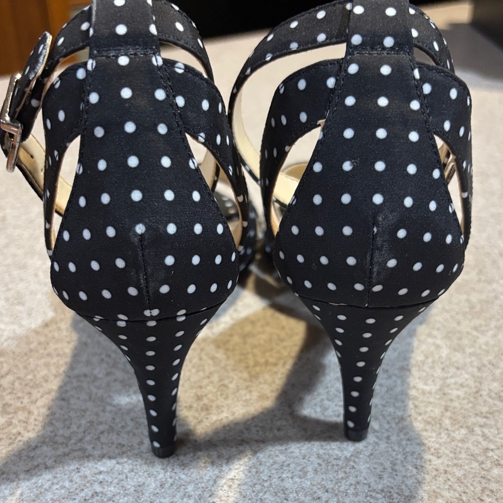 Amelia Grace Navy and White Polka Dot Heels Size 9 Pumps Retro Pin Up EUC - Picture 4 of 9